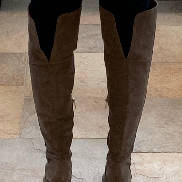 Louis et Cie- over-the-knee - Picture 2 of 5